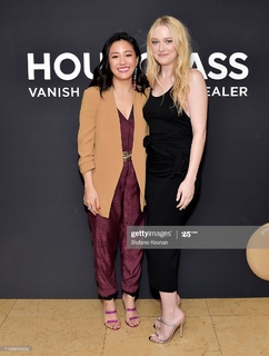 Constance Wu feet photo thumbnail