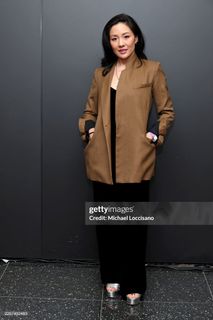 Constance Wu feet photo thumbnail