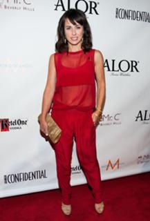 Constance Zimmer feet photo thumbnail