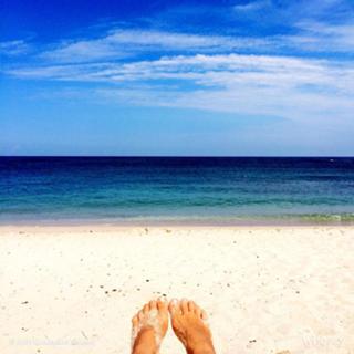 Constance Zimmer feet photo thumbnail