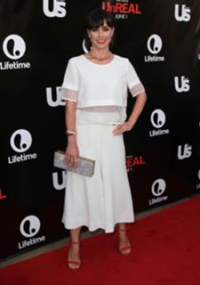 Constance Zimmer feet photo thumbnail