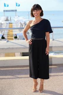 Constance Zimmer feet photo thumbnail