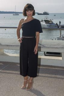 Constance Zimmer feet photo thumbnail