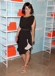 Constance Zimmer feet photo thumbnail