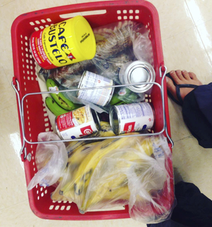 Constance Zimmer feet photo thumbnail