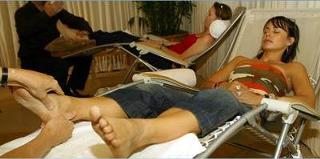 Constance Zimmer feet photo thumbnail