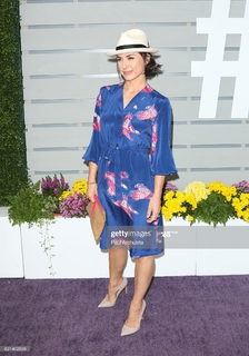 Constance Zimmer feet photo thumbnail