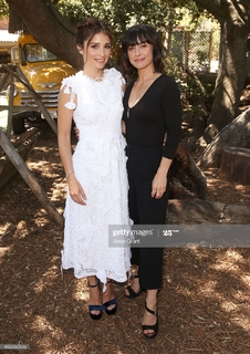 Constance Zimmer feet photo thumbnail