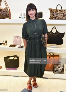 Constance Zimmer feet photo thumbnail