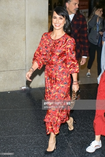 Constance Zimmer feet photo thumbnail