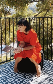 Constance Zimmer feet photo thumbnail