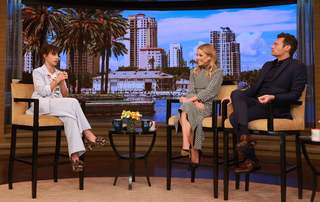 Constance Zimmer feet photo thumbnail