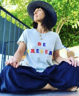 Constance Zimmer feet photo thumbnail