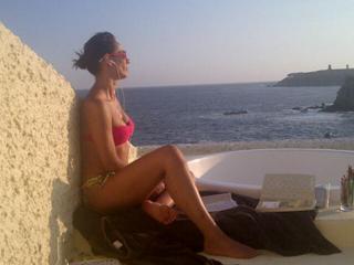 Consuelo Duval feet photo thumbnail