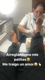 Consuelo Duval feet photo thumbnail