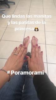 Consuelo Duval feet photo thumbnail