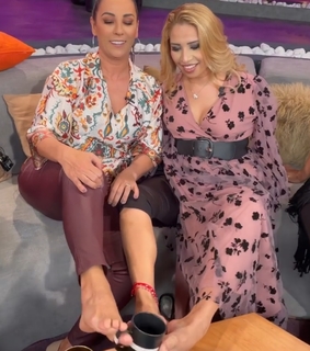 Consuelo Duval feet photo thumbnail