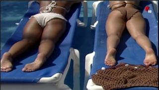 Consuelo Duval feet photo thumbnail