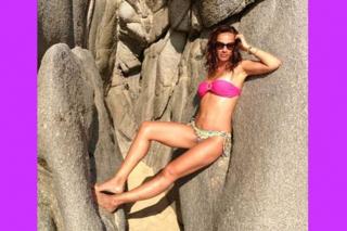 Consuelo Duval feet photo thumbnail