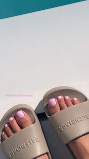Coral Simanovich feet photo 4