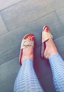 Coralie Porrovecchio feet photo 17