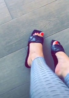 Coralie Porrovecchio feet photo 16