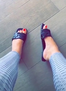 Coralie Porrovecchio feet photo 15