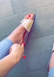 Coralie Porrovecchio feet photo 14