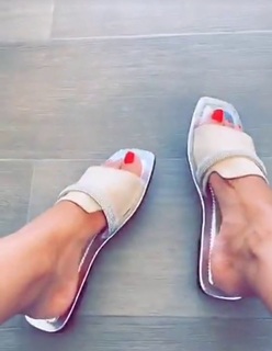 Coralie Porrovecchio feet photo 5