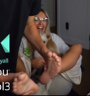 Corinna Kopf feet photo thumbnail