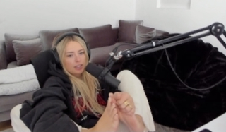 Corinna Kopf feet photo thumbnail