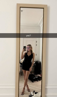 Corinna Kopf feet photo thumbnail