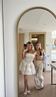 Corinna Kopf feet photo thumbnail