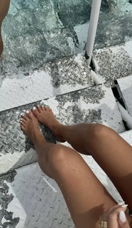 Corinna Kopf feet photo thumbnail