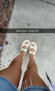 Corinna Kopf feet photo thumbnail