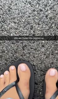 Corinna Kopf feet photo thumbnail