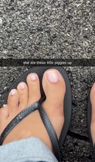 Corinna Kopf feet photo thumbnail