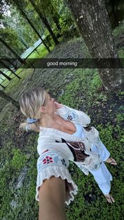 Corinna Kopf feet photo thumbnail