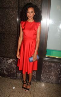 Corinne Bailey Rae feet photo 14