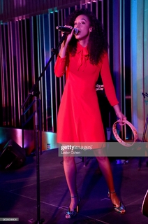 Corinne Bailey Rae feet photo 10