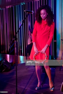Corinne Bailey Rae feet photo 9