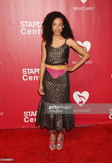 Corinne Bailey Rae feet photo 6