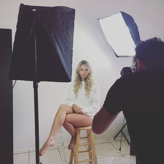 Corinne Olympios feet photo 7