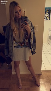 Corinne Olympios feet photo 7
