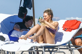 Corinne Olympios feet photo 2
