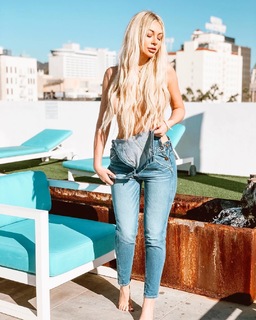 Corinne Olympios feet photo 2