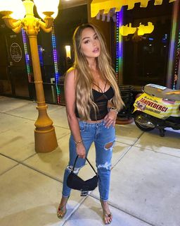 Corinne Olympios feet photo 2