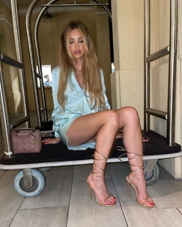 Corinne Olympios feet photo 6
