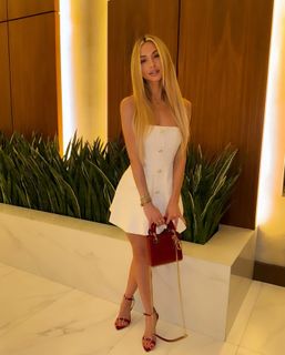 Corinne Olympios feet photo 15