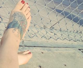 Cortney Palm feet photo 5
